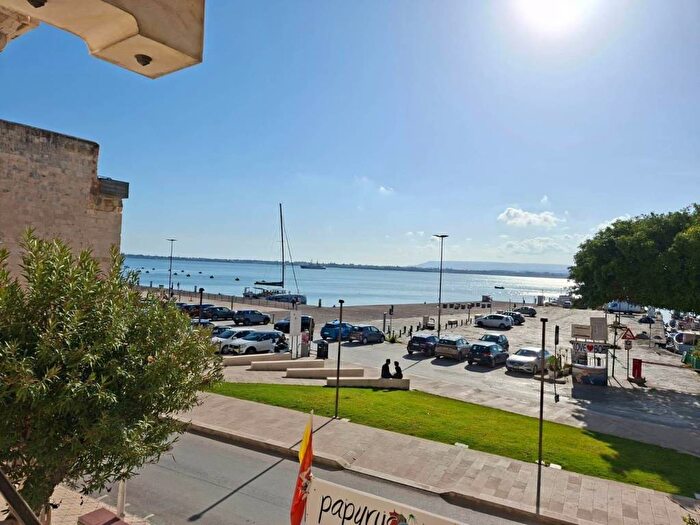 Appartamento trilocale in affitto in Via Santa Maria Dei Miracoli, Ortigia, Siracusa