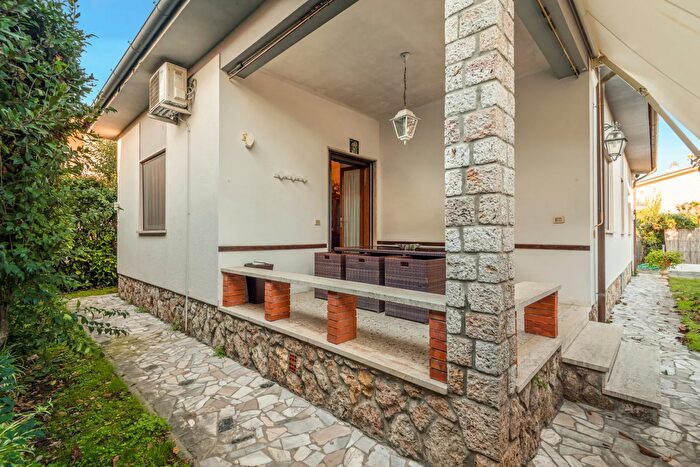 Casa in vendita in Forte Dei Marmi