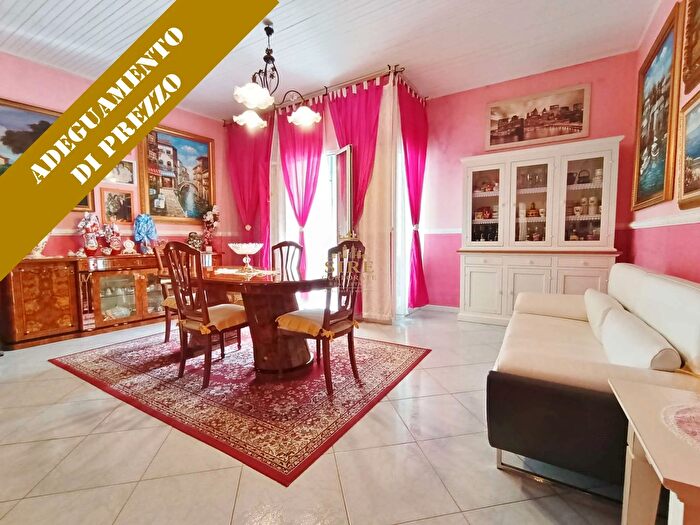 Appartamento trilocale in vendita in Via SantAndrea, Barletta