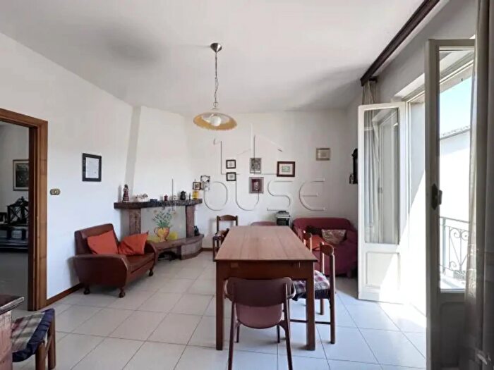 Appartamento trilocale in vendita in Via Rignaldello, Citta Di Castello