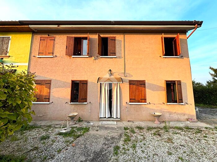 Casa con 8 locali in vendita in Via Bagnon, San Biagio Di Callalta
