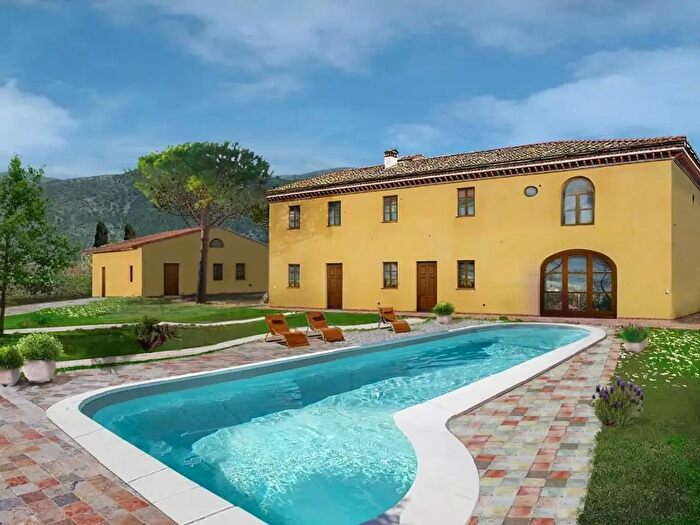 Casa con 15 locali in vendita in San Giuliano Terme