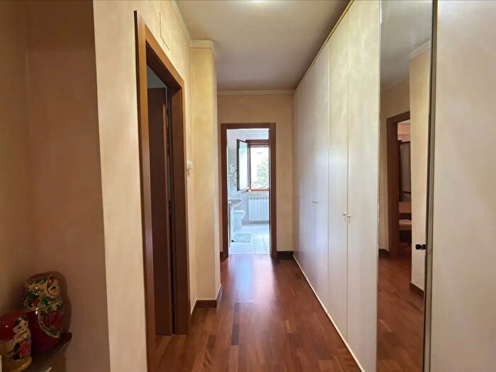 Appartamento con 6 locali in vendita in Via Bruno Buozzi, Castiglione Del Lago
