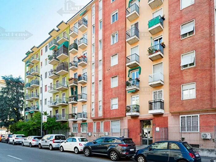 Appartamento bilocale in vendita in Via Ronchi, Milano