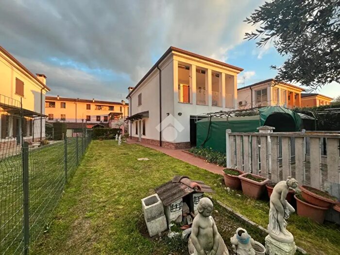 Casa quadrilocale in vendita in Via Pier Paolo Pasolini, San Giorgio Bigarello