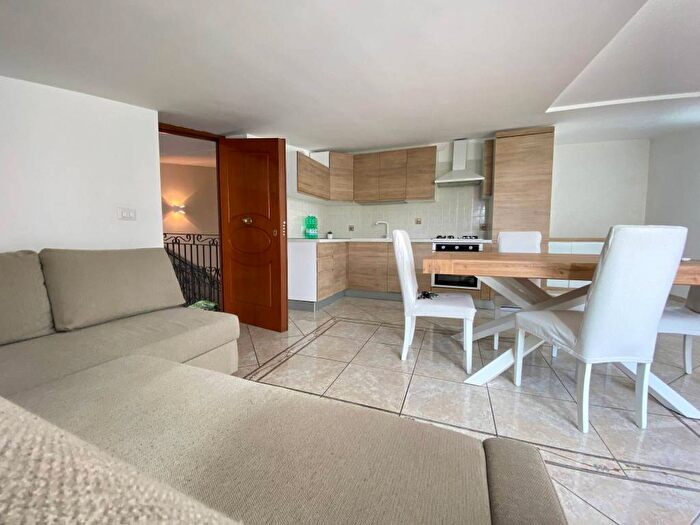 Appartamento trilocale in affitto in Frattamaggiore