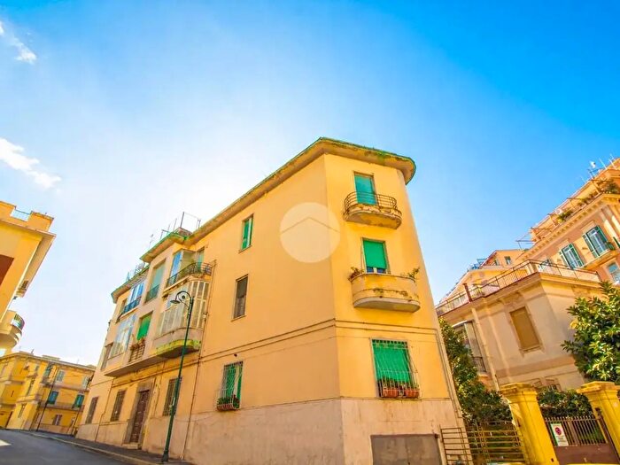 Appartamento trilocale in vendita in Via Filippo Palizzi, Napoli