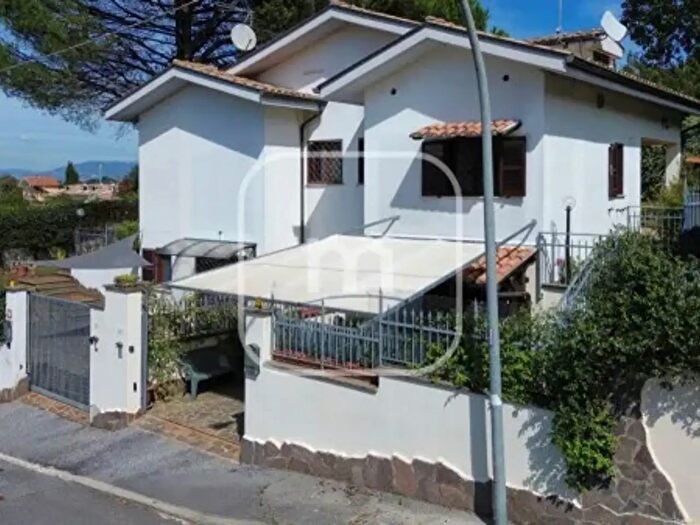 Casa con 5 locali in vendita in Strada Ventesima, Labico