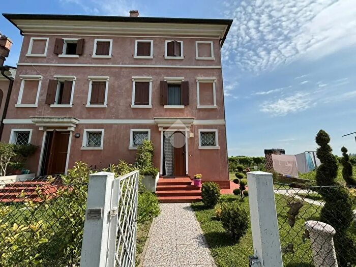 Casa trilocale in vendita in Via Pier Fortunato Calvi, San Biagio Di Callalta