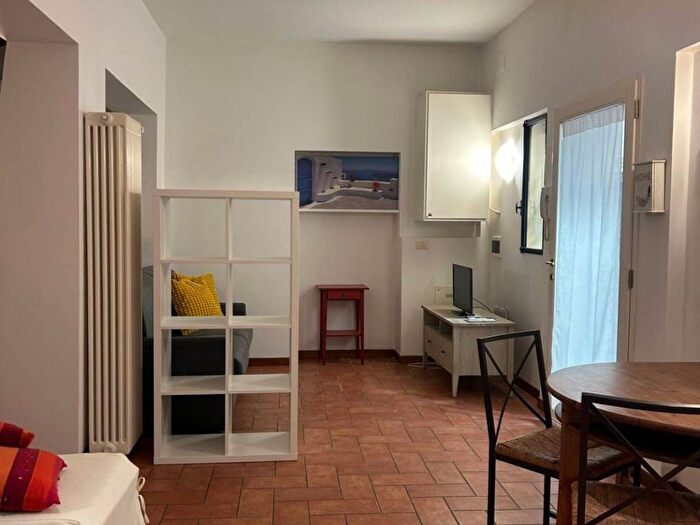 Appartamento monolocale in affitto in Via Castiglione, Santo Stefano, Bologna