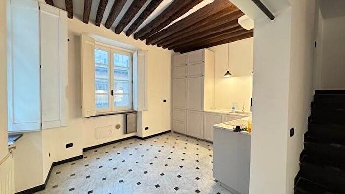 Appartamento quadrilocale in affitto in Via di Scurreria, Centro Città, Genova