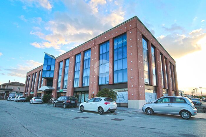 Appartamento con 5 locali in vendita in Via Pasubio, San Benedetto Del Tronto