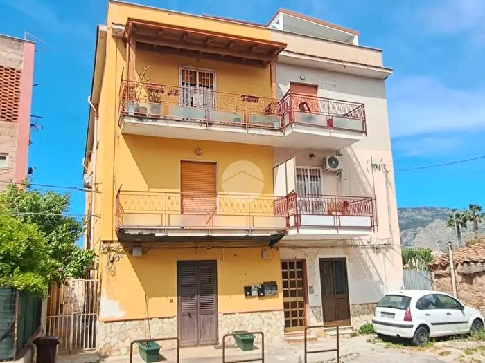 Appartamento quadrilocale in vendita in Via Trabucco, Palermo