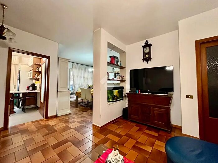 Appartamento quadrilocale in vendita in Via Provinciale Lucchese, Uzzano