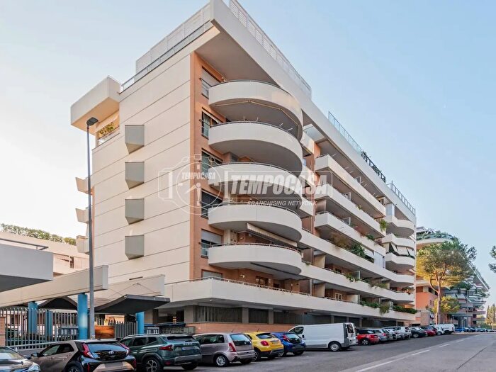 Appartamento quadrilocale in vendita in Via Copenaghen a, Roma