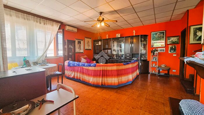 Casa con 5 locali in vendita in Borgo Virgilio