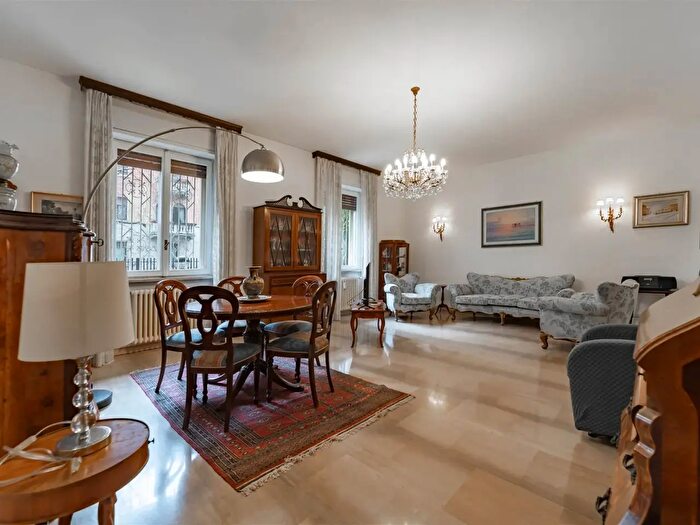 Appartamento quadrilocale in vendita in Via Giovanni Milani, Milano