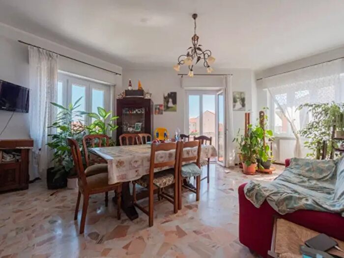 Appartamento quadrilocale in vendita in Via Carlo Lessona, Asti