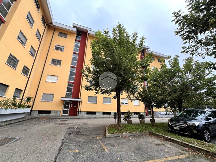 Appartamento trilocale in vendita in Via Martino Anglesio, Torino