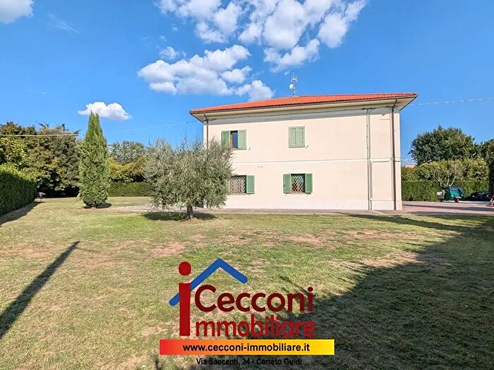 Appartamento con 6 locali in vendita in Cerreto Guidi