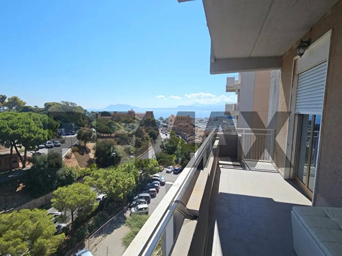 Appartamento con 5 locali in vendita in Via Cardinale Mariano Rampolla, Palermo