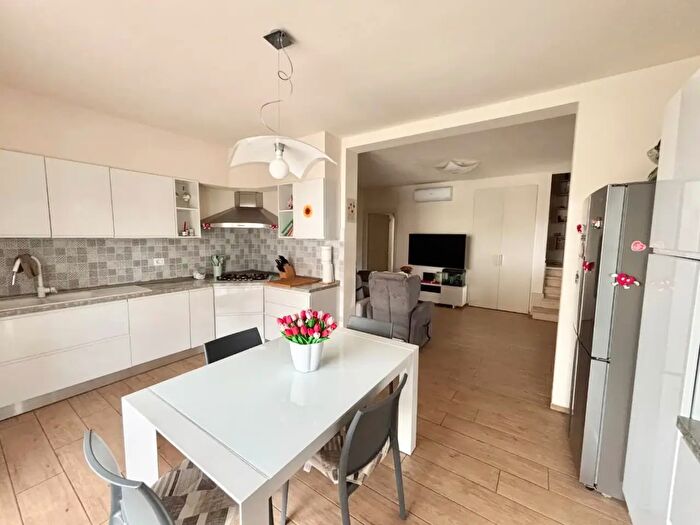 Casa con 6 locali in vendita in San Miniato