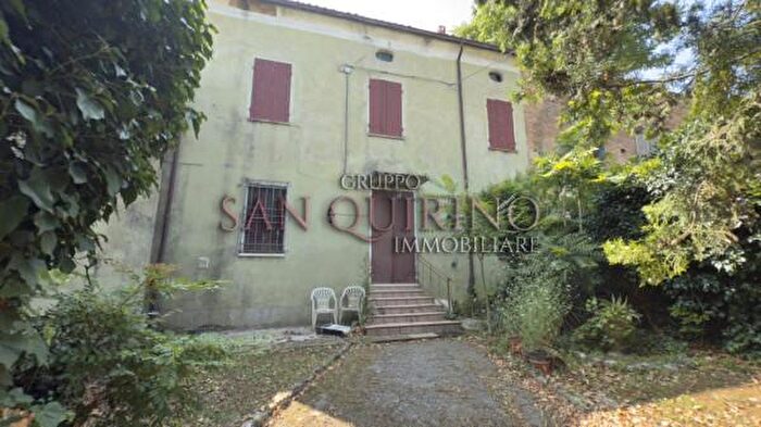 Casa quadrilocale in vendita in Via Cavallotti, Pomponesco