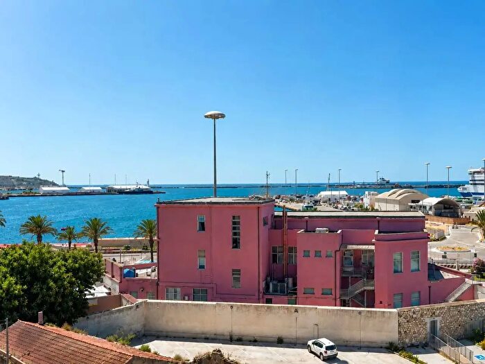 Appartamento quadrilocale in vendita in Viale La Plaia, Cagliari