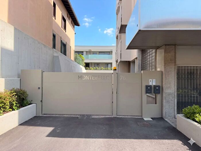 Appartamento trilocale in vendita in Via Montebello, Mariano Comense