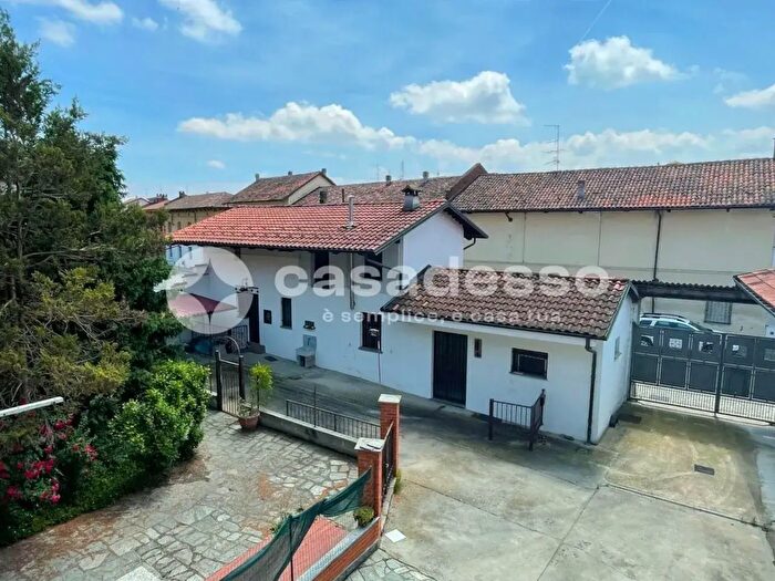 Appartamento trilocale in vendita in Corso Leone Giordano, Livorno Ferraris