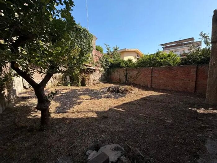 Casa con 6 locali in vendita in Via Giuseppe Garibaldi, Barcellona Pozzo Di Gotto