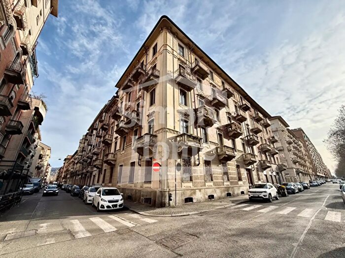Appartamento con 5 locali in vendita in Corso Duca degli Abruzzi, Torino