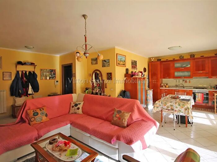 Appartamento trilocale in vendita in Via Enzo Ferrari, Sinalunga