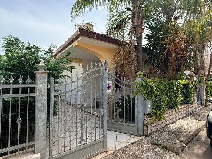 Casa con 8 locali in vendita in Via Wolfgang Amadeus Mozart, Porto Cesareo