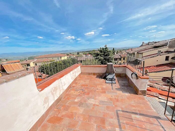 Appartamento quadrilocale in vendita in Piazza Orazio Pierozzi San Casciano in Val di Pesa, San Casciano In Val Di Pesa