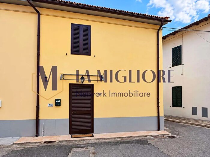 Casa trilocale in vendita in Via Bagnolo, Montemurlo