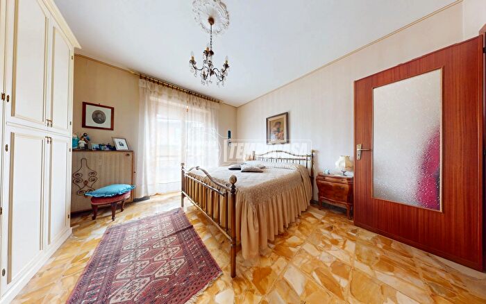 Appartamento quadrilocale in vendita in Via Giovanni Lovera, Borgo San Dalmazzo