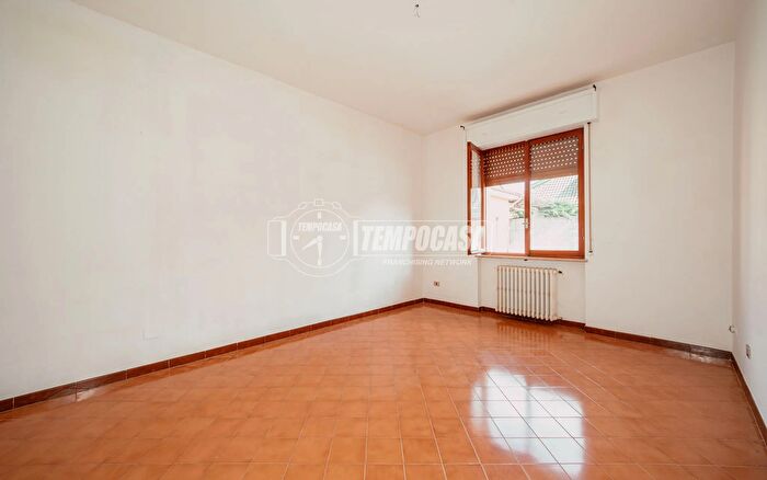 Appartamento trilocale in vendita in Via Po, Breme