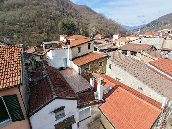 Casa con 7 locali in vendita in Via De Filippi, Pieve Di Teco