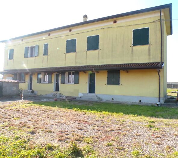 Casa quadrilocale in vendita in Via Sfondrabò, Fiscaglia