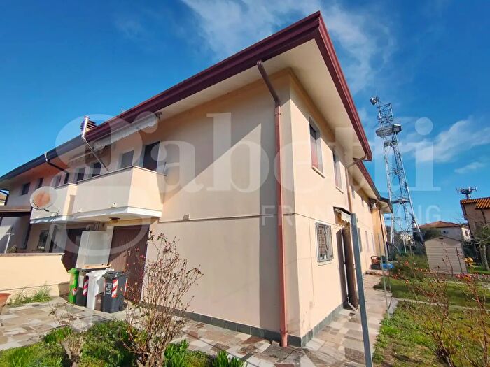 Casa con 9 locali in vendita in Ariano Nel Polesine