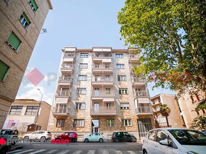 Appartamento quadrilocale in vendita in Piazza Banfi, Pinerolo