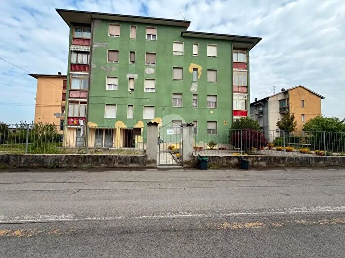 Appartamento trilocale in vendita in Via Martiri della Libertà, Orzinuovi