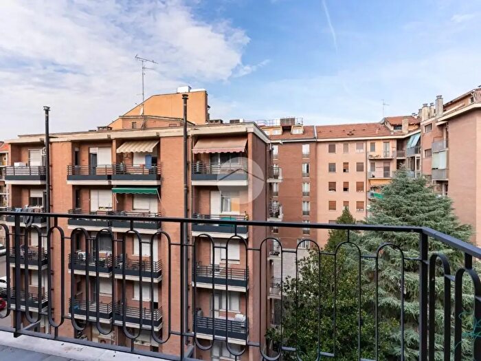 Appartamento trilocale in vendita in Viale Cesare Battisti, Ferrara