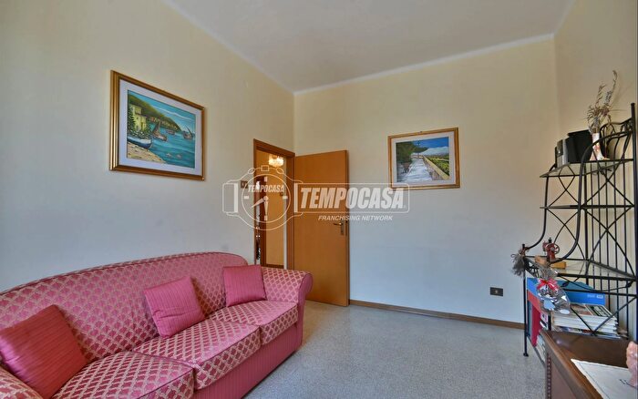 Appartamento quadrilocale in vendita in Via IV Novembre, Osimo