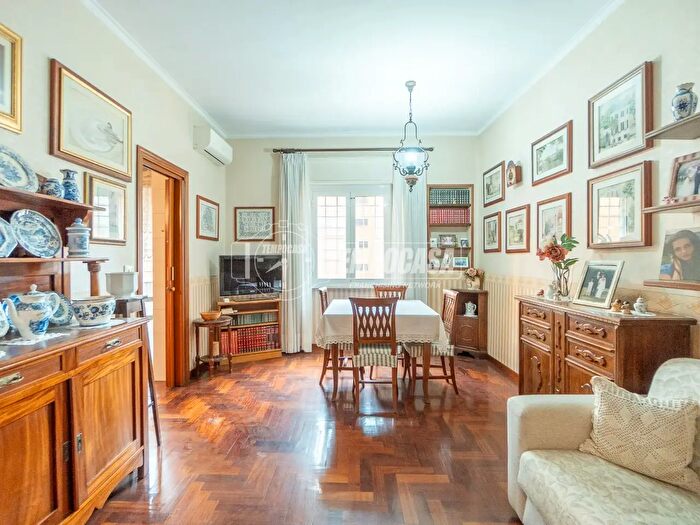 Appartamento trilocale in vendita in Via Roberto Malatesta, Roma