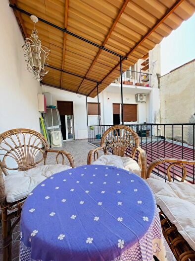 Appartamento con 6 locali in affitto in Viareggio