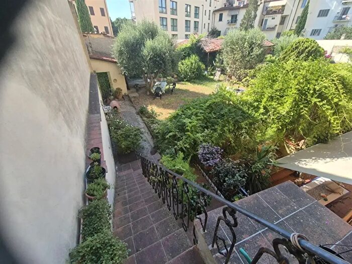Appartamento con 7 locali in vendita in Firenze