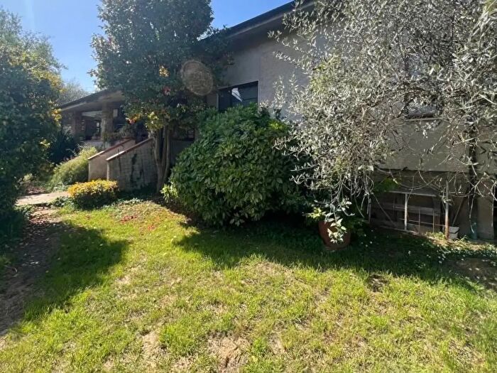 Casa con 7 locali in vendita in Capannori