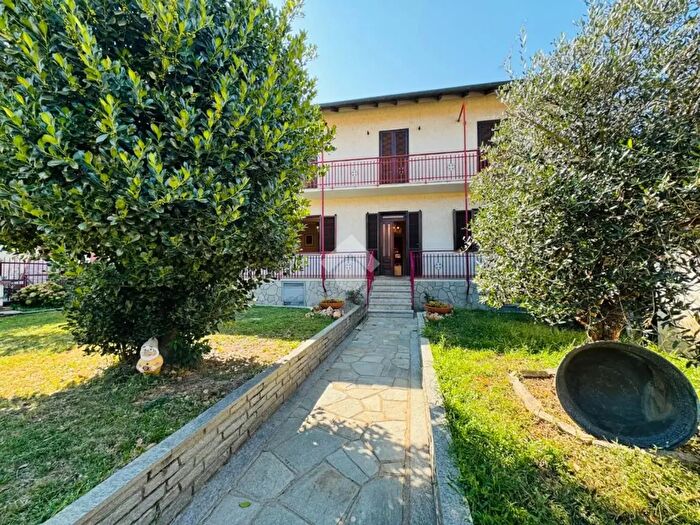 Casa con 6 locali in vendita in Via Asmara, Rivoli